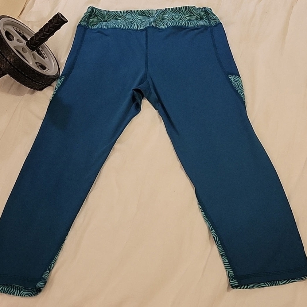 H36 New Balance Capris...Size Large